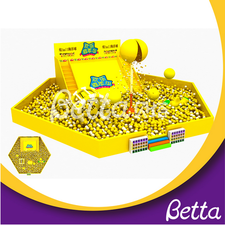 Giant Ball pit.png Piscina de bolas gigante.png